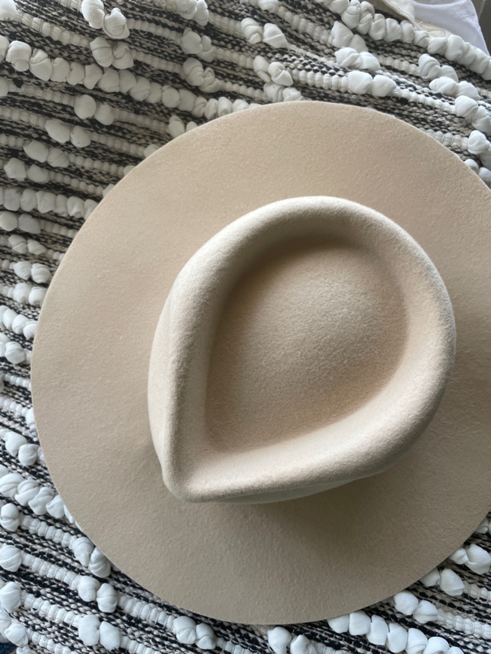 Lack Of Color Wide Brim Felt Fedora in Beige - Picture 3 of 6